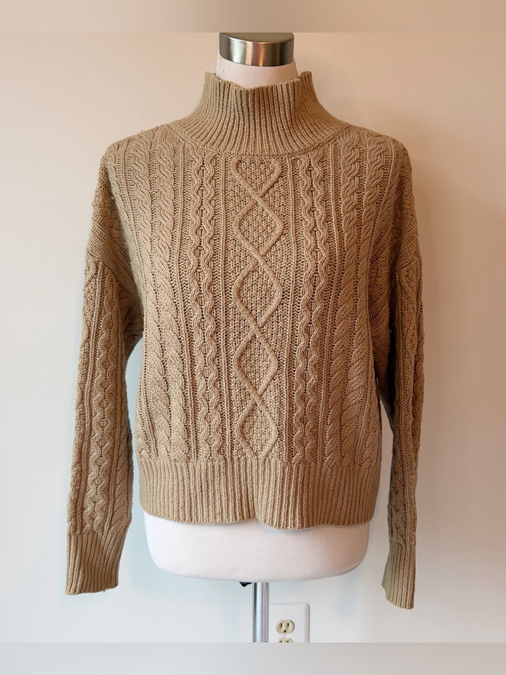 Banana Republic Tan Cable Knit Mock Turtleneck Fisherman Sweater, size Medium